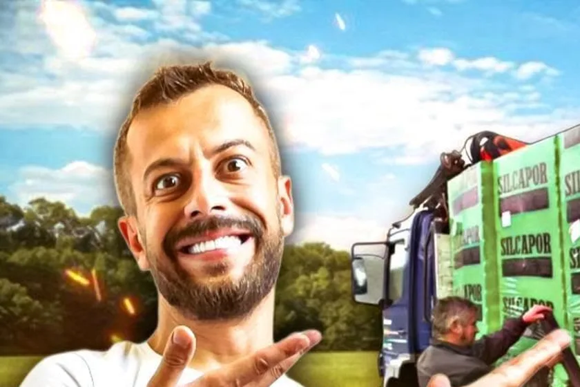 Darko Kojić pored kamiona sa materijalom